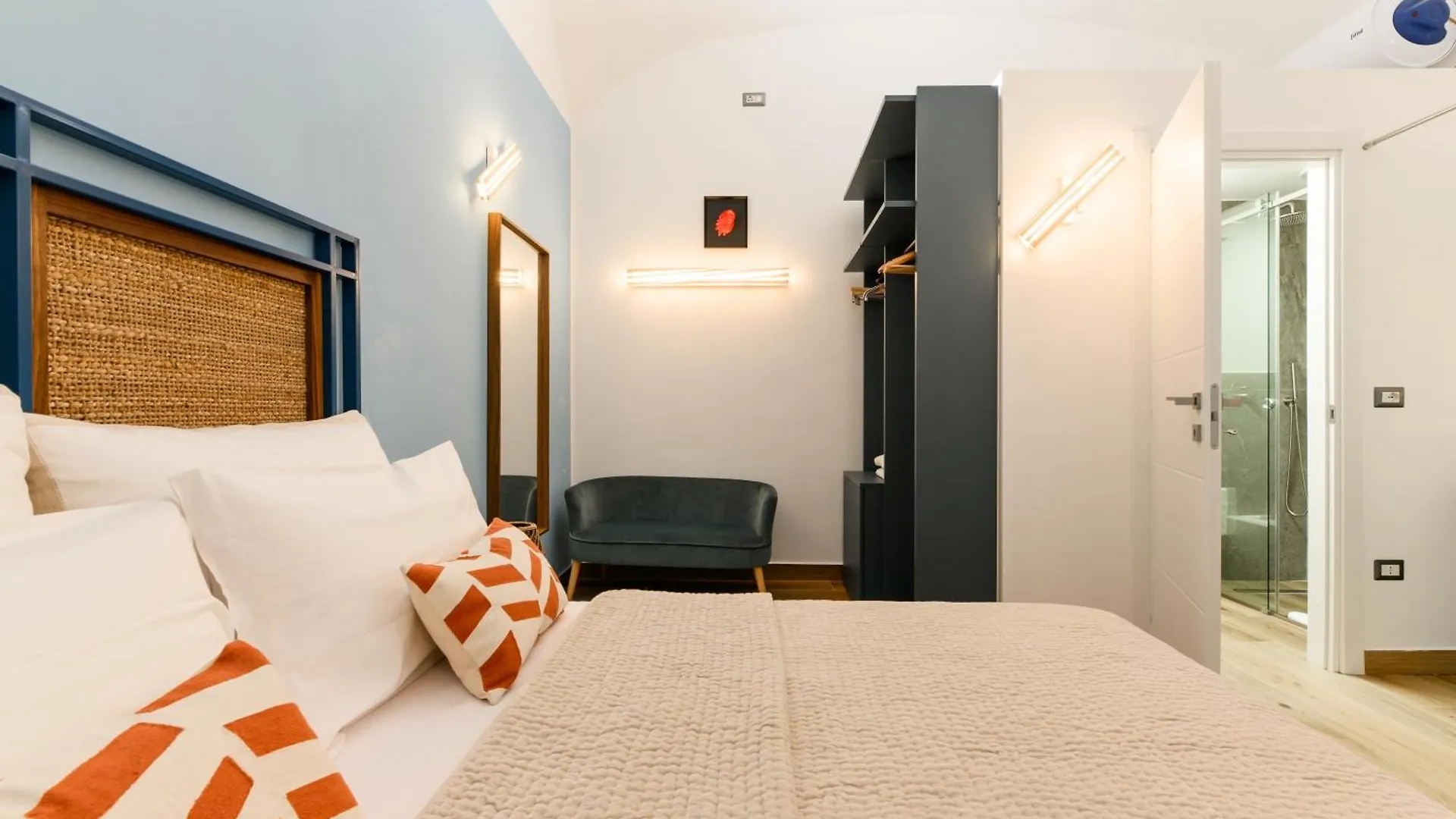 Nea Domus Santa Monica Apartment Naples 0*,  Italy